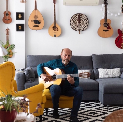 Javier Ruibal estrena el videoclip ‘Baile de máscaras’, que compuso durante el confinamiento y dedicado al personal sanitario